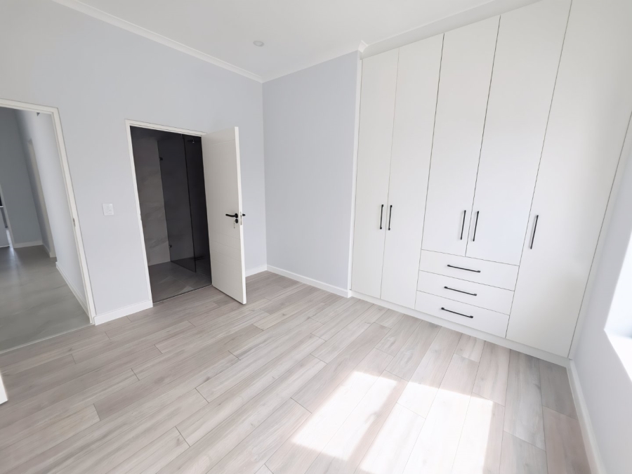 5 Bedroom Property for Sale in Sandown Western Cape